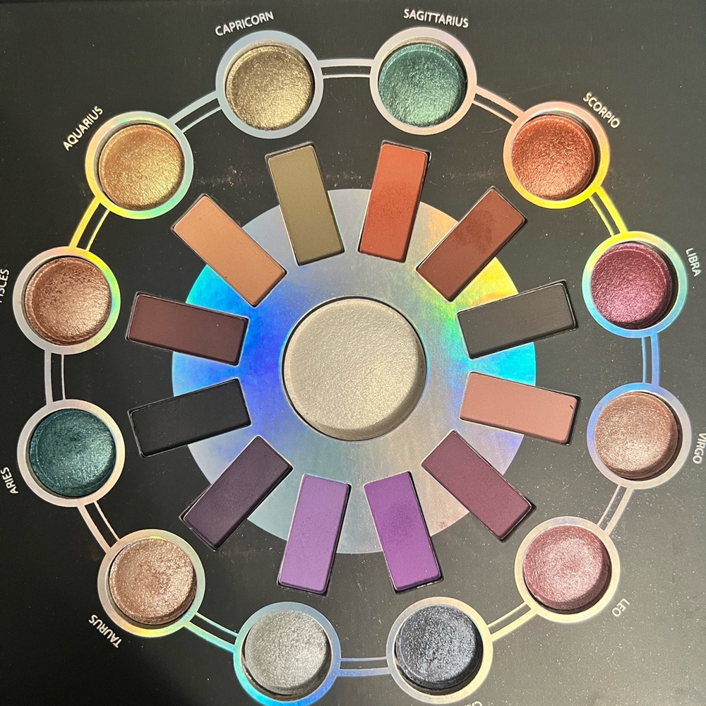 BH Zodiac 25 color eyeshadow palette